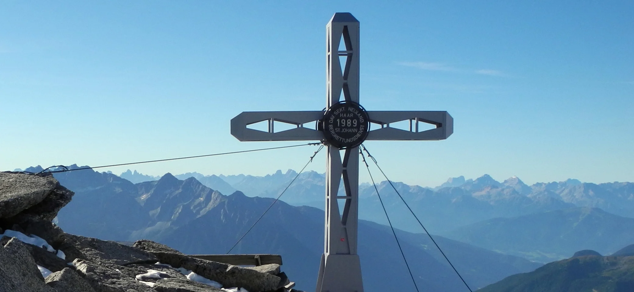 Gipfelkreuz der Westlichen Floitenspitze (3195 m) | © Stefan Bürger